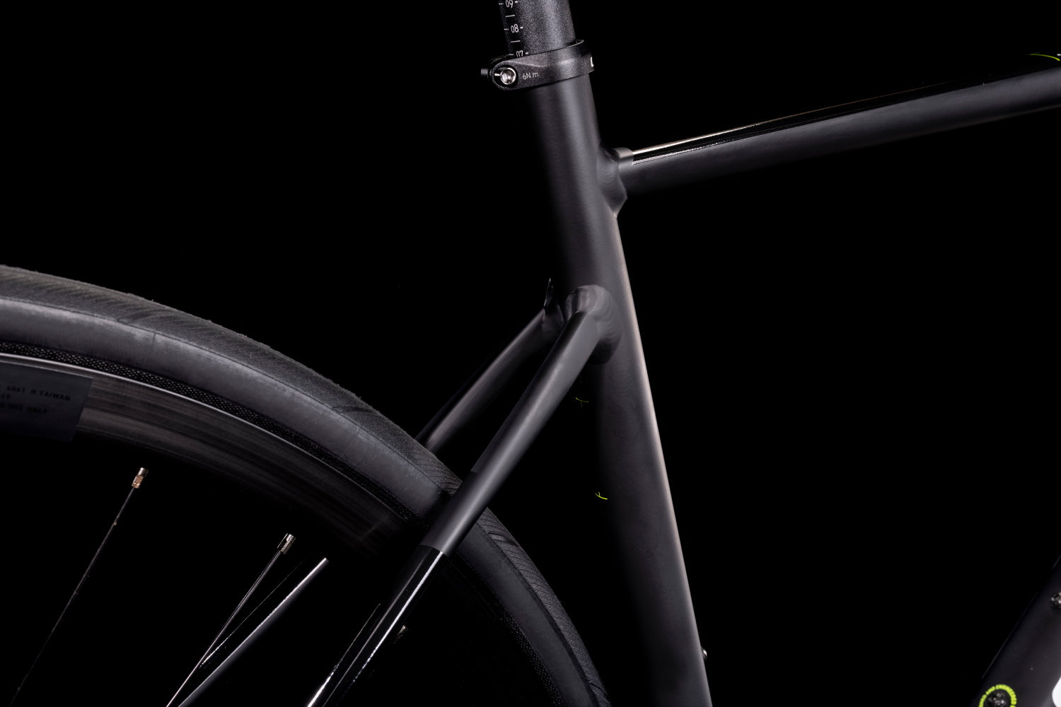 Bicicleta de ruta CUBE Attain Race Black'n'White 2022 / Transmisión 2x10 velocidades